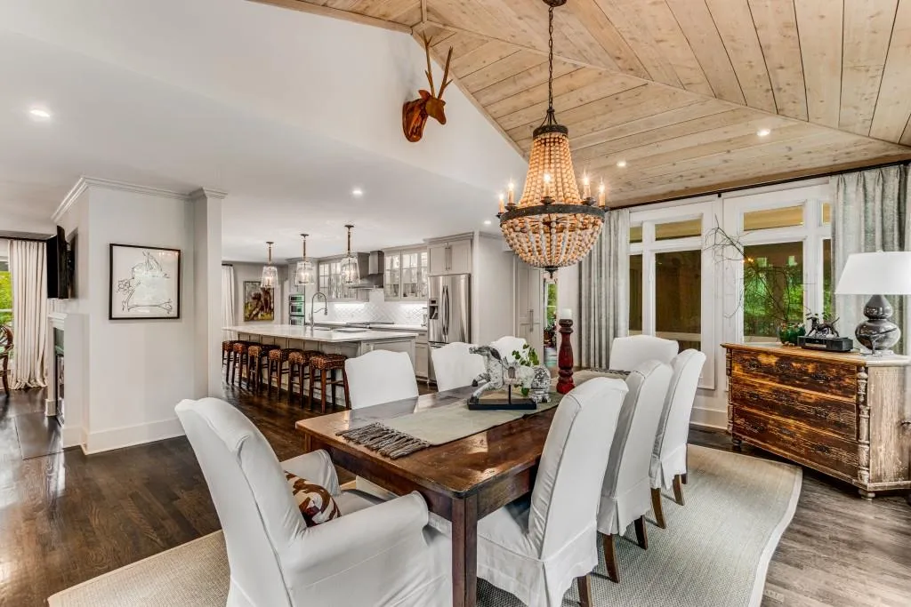 740 Weatherly Lane, Sandy Springs, Georgia 30328, 4 Bedrooms Bedrooms, ,3 BathroomsBathrooms,Residential,Sold,740 Weatherly Lane,7275458