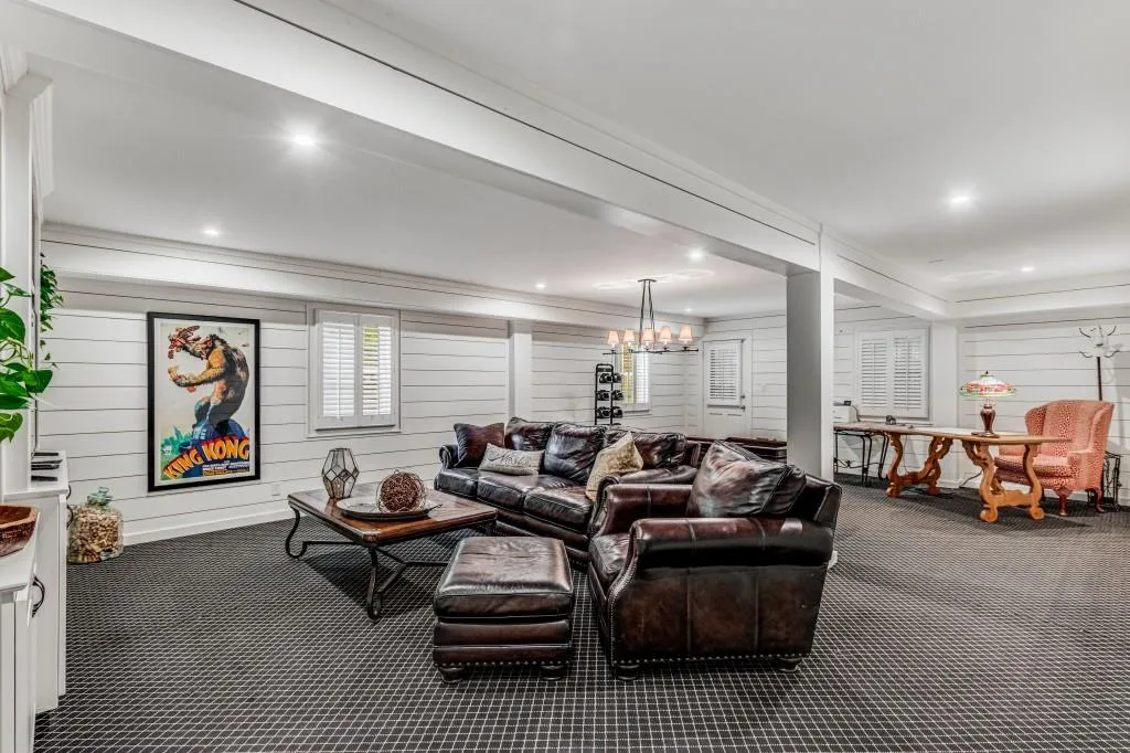 740 Weatherly Lane, Sandy Springs, Georgia 30328, 4 Bedrooms Bedrooms, ,3 BathroomsBathrooms,Residential,Sold,740 Weatherly Lane,7275458