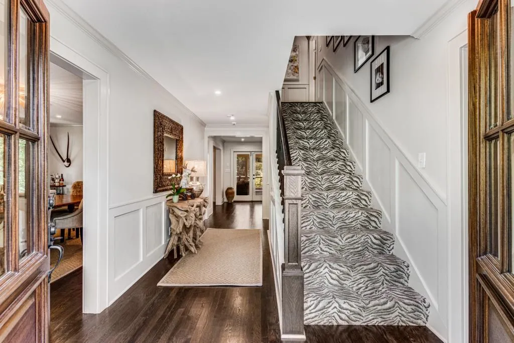 740 Weatherly Lane, Sandy Springs, Georgia 30328, 4 Bedrooms Bedrooms, ,3 BathroomsBathrooms,Residential,Sold,740 Weatherly Lane,7275458