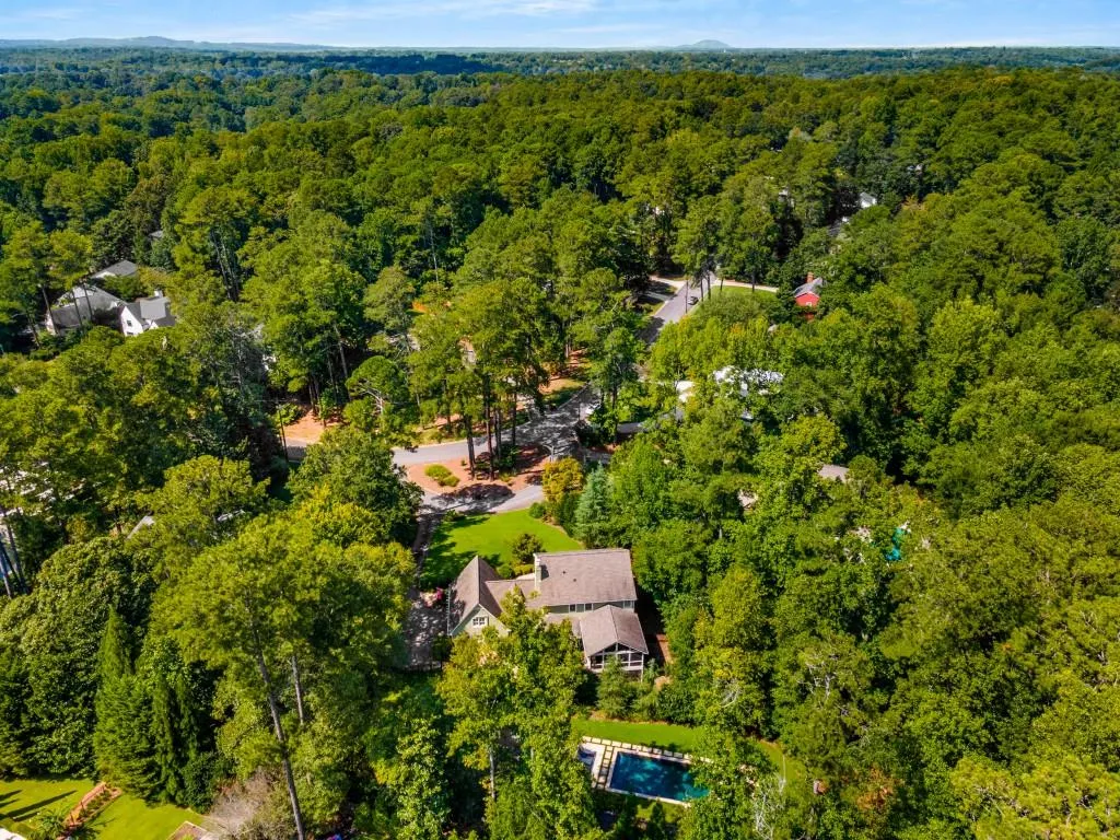 740 Weatherly Lane, Sandy Springs, Georgia 30328, 4 Bedrooms Bedrooms, ,3 BathroomsBathrooms,Residential,Sold,740 Weatherly Lane,7275458