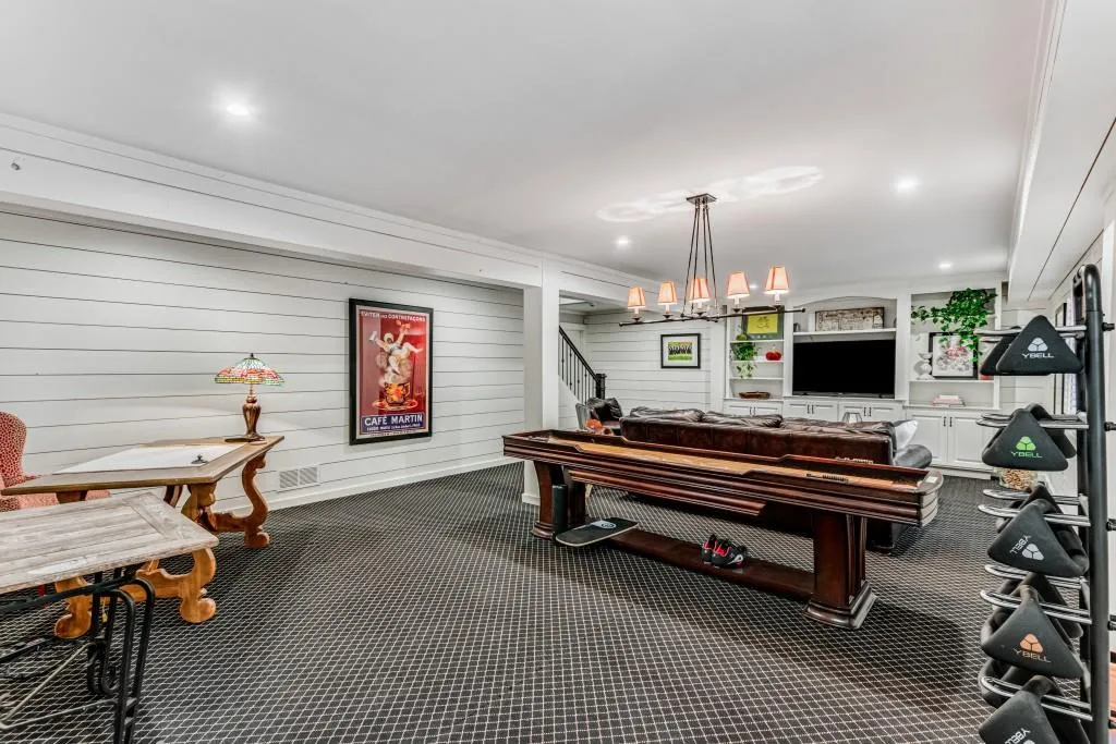 740 Weatherly Lane, Sandy Springs, Georgia 30328, 4 Bedrooms Bedrooms, ,3 BathroomsBathrooms,Residential,Sold,740 Weatherly Lane,7275458