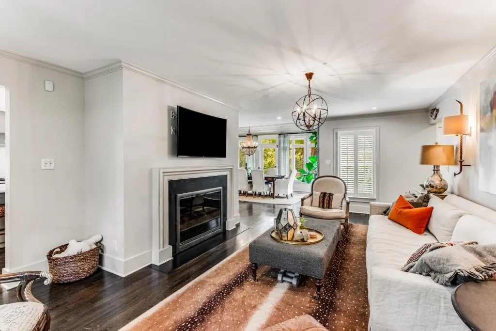 740 Weatherly Lane, Sandy Springs, Georgia 30328, 4 Bedrooms Bedrooms, ,3 BathroomsBathrooms,Residential,Sold,740 Weatherly Lane,7275458