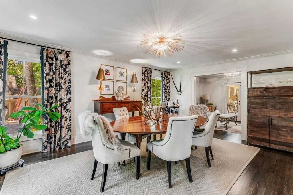 740 Weatherly Lane, Sandy Springs, Georgia 30328, 4 Bedrooms Bedrooms, ,3 BathroomsBathrooms,Residential,Sold,740 Weatherly Lane,7275458