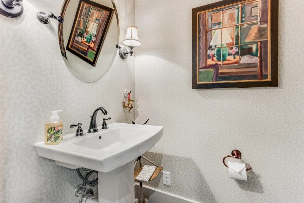 740 Weatherly Lane, Sandy Springs, Georgia 30328, 4 Bedrooms Bedrooms, ,3 BathroomsBathrooms,Residential,Sold,740 Weatherly Lane,7275458