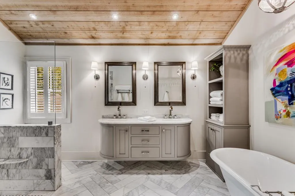 740 Weatherly Lane, Sandy Springs, Georgia 30328, 4 Bedrooms Bedrooms, ,3 BathroomsBathrooms,Residential,Sold,740 Weatherly Lane,7275458