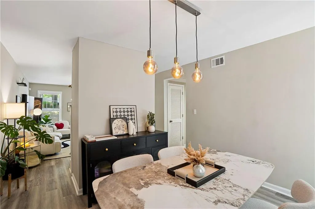 7750 Roswell Road Unit 5a, Atlanta, Georgia 30350, 2 Bedrooms Bedrooms, ,1 BathroomBathrooms,Residential,For Sale,7750 Roswell Road Unit 5a,7757838
