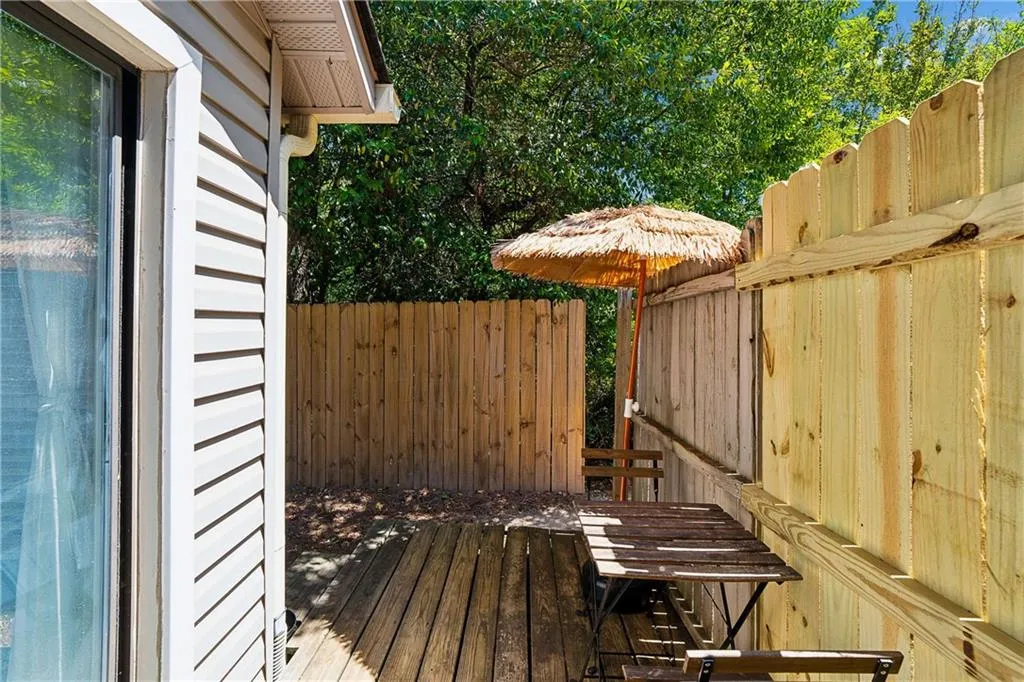 7750 Roswell Road Unit 5a, Atlanta, Georgia 30350, 2 Bedrooms Bedrooms, ,1 BathroomBathrooms,Residential,For Sale,7750 Roswell Road Unit 5a,7757838