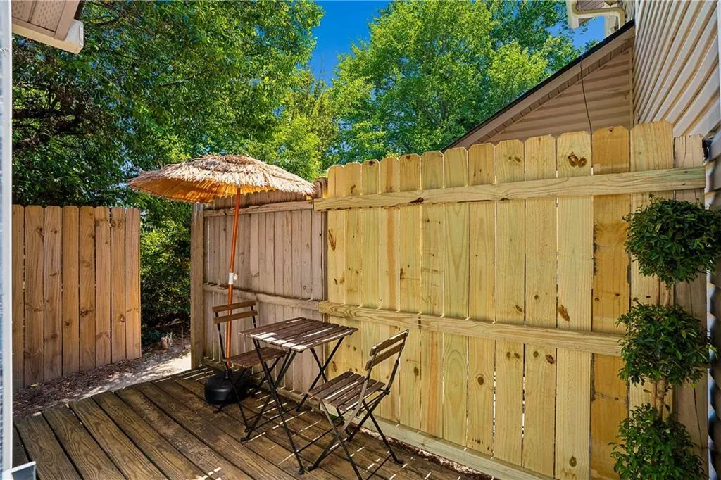 7750 Roswell Road Unit 5a, Atlanta, Georgia 30350, 2 Bedrooms Bedrooms, ,1 BathroomBathrooms,Residential,For Sale,7750 Roswell Road Unit 5a,7757838