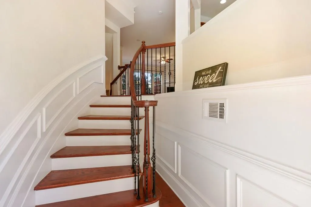2879 Overlook Way, Atlanta, Georgia 30324, 4 Bedrooms Bedrooms, ,2 BathroomsBathrooms,Residential,Sold,2879 Overlook Way,5919849