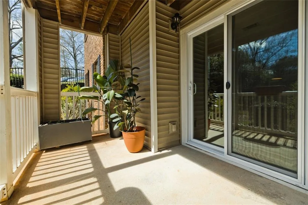 306 Barrington Hills Drive, Atlanta, Georgia 30350, 2 Bedrooms Bedrooms, ,2 BathroomsBathrooms,Residential,Sold,306 Barrington Hills Drive,7355802