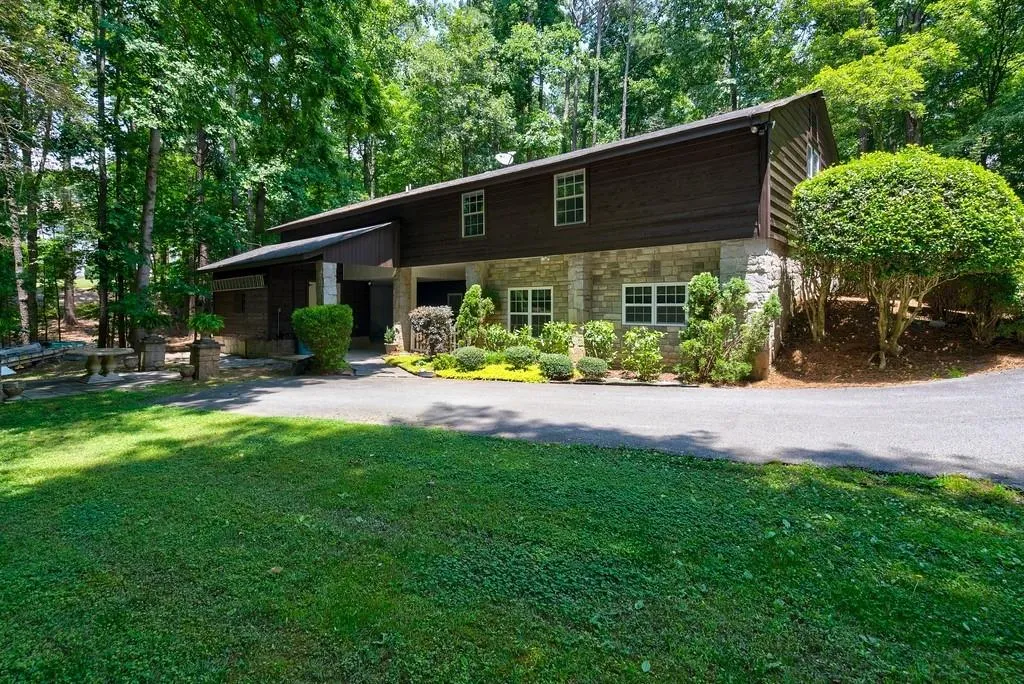 60 Sherington Place, Atlanta, Georgia 30350, 7 Bedrooms Bedrooms, ,8 BathroomsBathrooms,Residential,Sold,60 Sherington Place,6749942