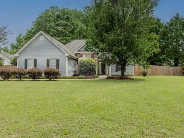 300 Greenleaf Court, Loganville, Georgia 30052