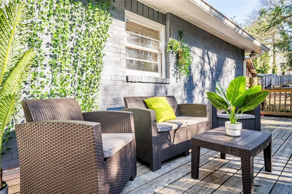 Deck featuring an outdoor hangout area