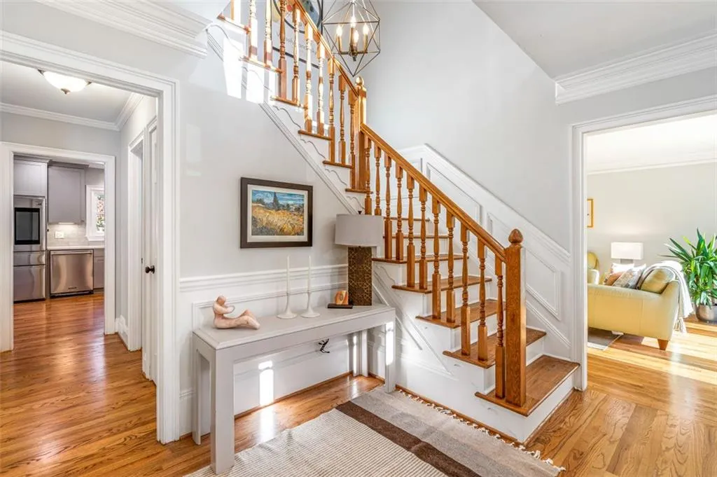 340 Aldenshire Place, Sandy Springs, Georgia 30350, 5 Bedrooms Bedrooms, ,5 BathroomsBathrooms,Residential,Sold,340 Aldenshire Place,6974701