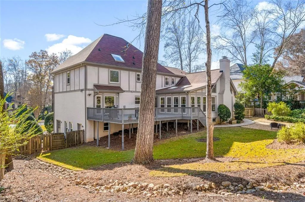 340 Aldenshire Place, Sandy Springs, Georgia 30350, 5 Bedrooms Bedrooms, ,5 BathroomsBathrooms,Residential,Sold,340 Aldenshire Place,6974701