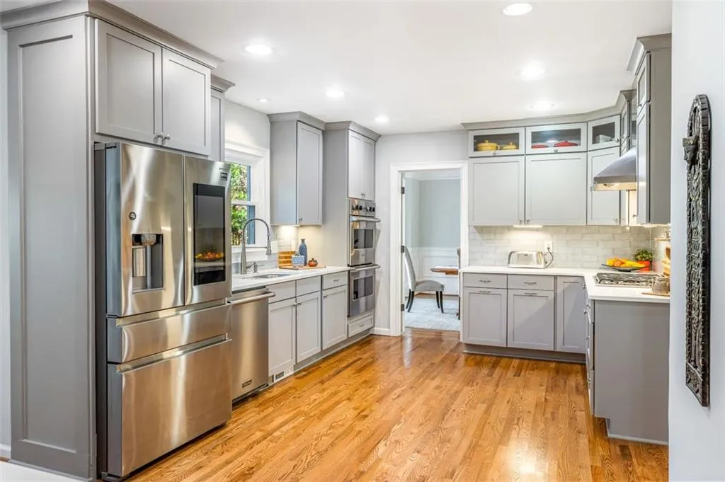 340 Aldenshire Place, Sandy Springs, Georgia 30350, 5 Bedrooms Bedrooms, ,5 BathroomsBathrooms,Residential,Sold,340 Aldenshire Place,6974701