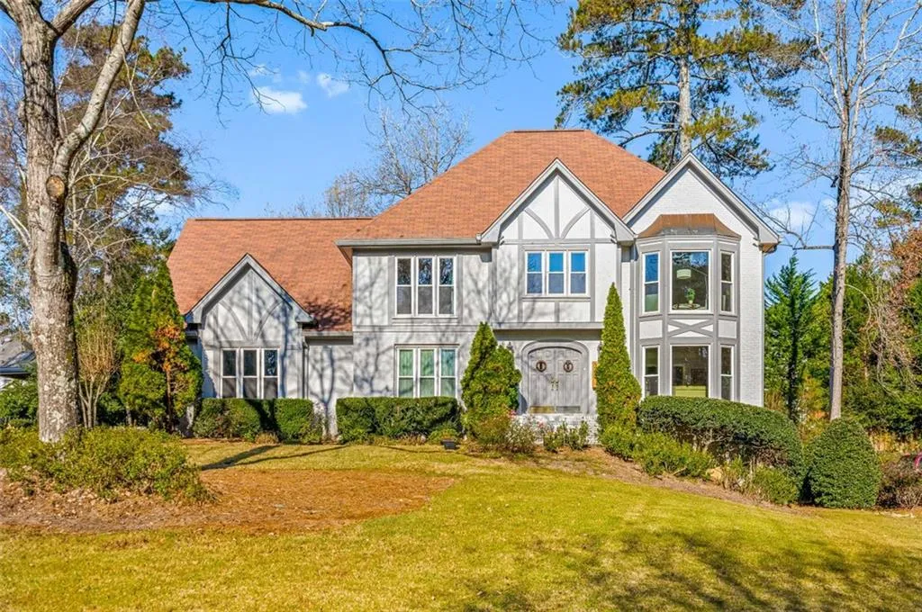 340 Aldenshire Place, Sandy Springs, Georgia 30350, 5 Bedrooms Bedrooms, ,5 BathroomsBathrooms,Residential,Sold,340 Aldenshire Place,6974701