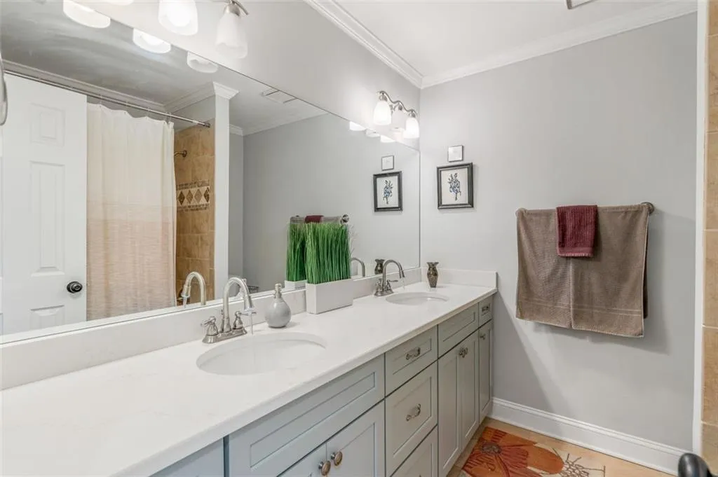 340 Aldenshire Place, Sandy Springs, Georgia 30350, 5 Bedrooms Bedrooms, ,5 BathroomsBathrooms,Residential,Sold,340 Aldenshire Place,6974701