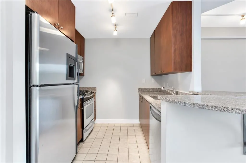 3338 Peachtree Road Ne Unit 304, Atlanta, Georgia 30326, 1 Bedroom Bedrooms, ,1 BathroomBathrooms,Residential,Sold,3338 Peachtree Road Ne Unit 304,6551006