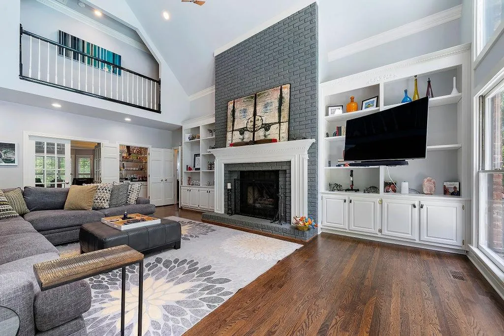 190 Grogans Landing, Sandy Springs, Georgia 30350, 5 Bedrooms Bedrooms, ,4 BathroomsBathrooms,Residential,Sold,190 Grogans Landing,7084018