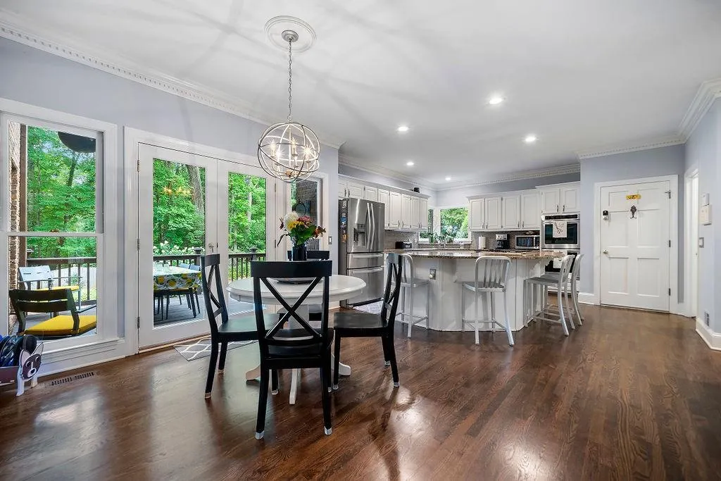 190 Grogans Landing, Sandy Springs, Georgia 30350, 5 Bedrooms Bedrooms, ,4 BathroomsBathrooms,Residential,Sold,190 Grogans Landing,7084018