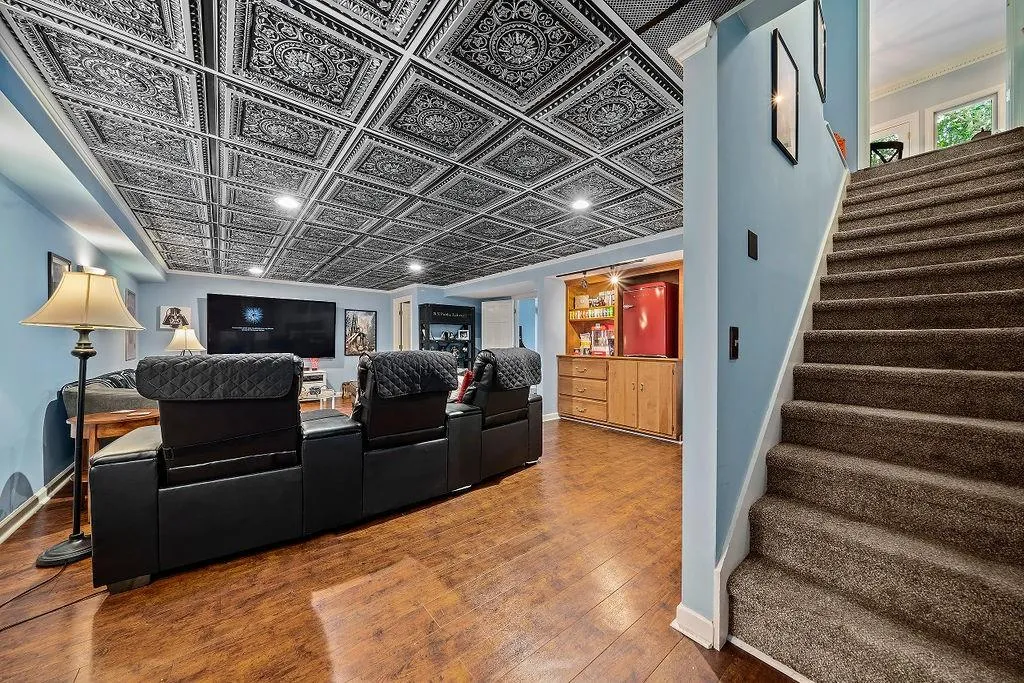 190 Grogans Landing, Sandy Springs, Georgia 30350, 5 Bedrooms Bedrooms, ,4 BathroomsBathrooms,Residential,Sold,190 Grogans Landing,7084018