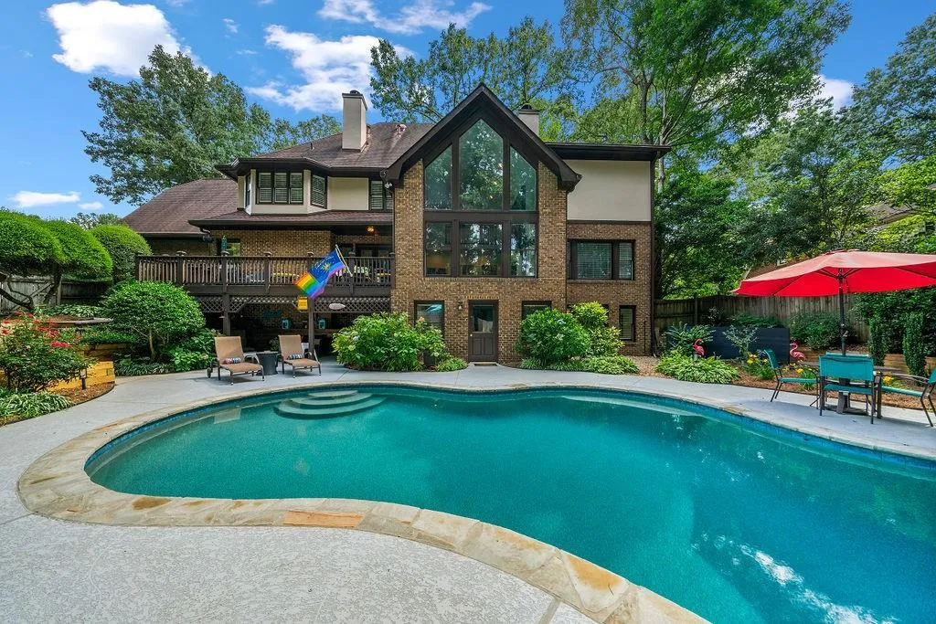 190 Grogans Landing, Sandy Springs, Georgia 30350, 5 Bedrooms Bedrooms, ,4 BathroomsBathrooms,Residential,Sold,190 Grogans Landing,7084018