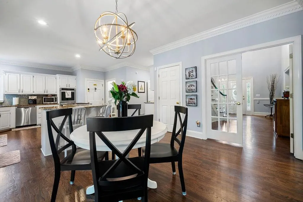 190 Grogans Landing, Sandy Springs, Georgia 30350, 5 Bedrooms Bedrooms, ,4 BathroomsBathrooms,Residential,Sold,190 Grogans Landing,7084018