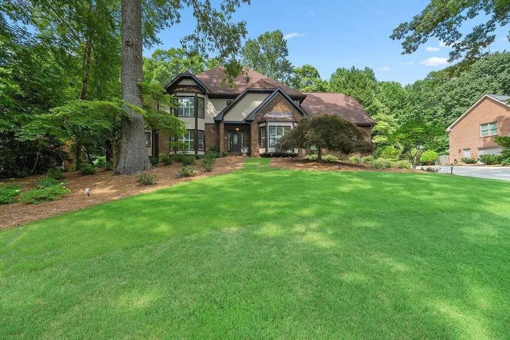 190 Grogans Landing, Sandy Springs, Georgia 30350, 5 Bedrooms Bedrooms, ,4 BathroomsBathrooms,Residential,Sold,190 Grogans Landing,7084018