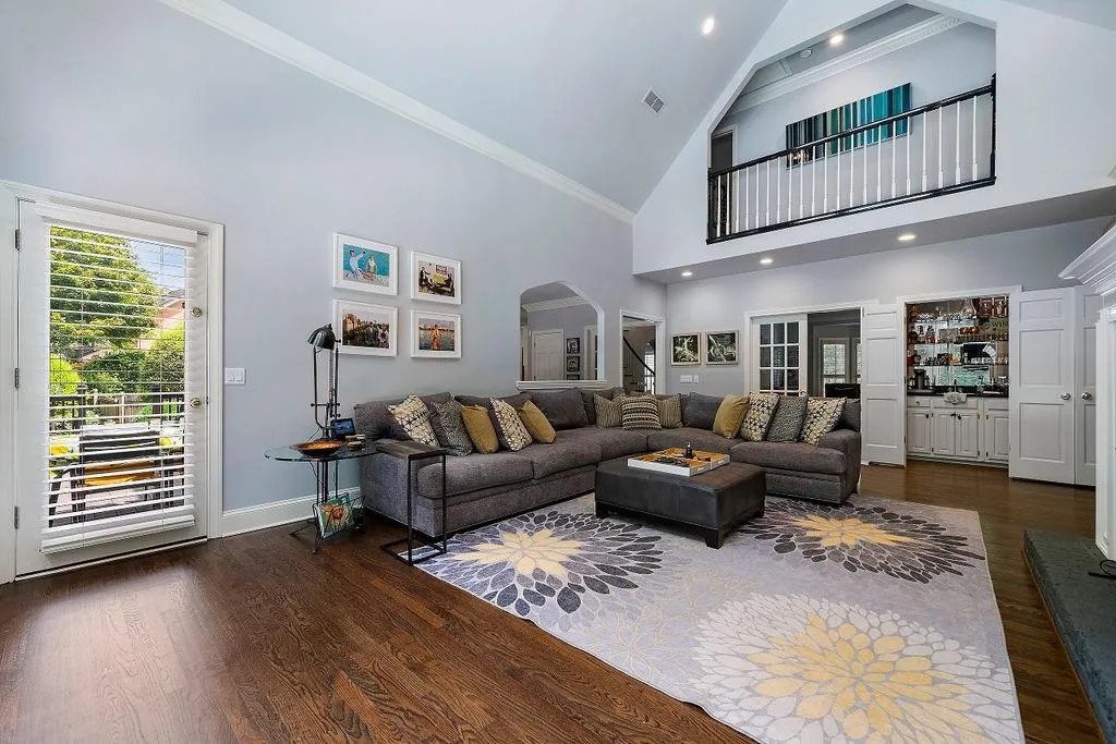 190 Grogans Landing, Sandy Springs, Georgia 30350, 5 Bedrooms Bedrooms, ,4 BathroomsBathrooms,Residential,Sold,190 Grogans Landing,7084018