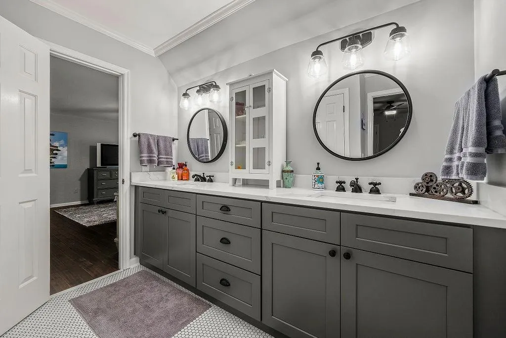 190 Grogans Landing, Sandy Springs, Georgia 30350, 5 Bedrooms Bedrooms, ,4 BathroomsBathrooms,Residential,Sold,190 Grogans Landing,7084018