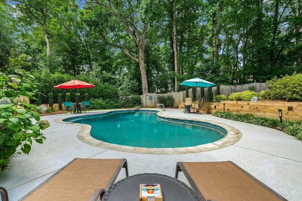 190 Grogans Landing, Sandy Springs, Georgia 30350, 5 Bedrooms Bedrooms, ,4 BathroomsBathrooms,Residential,Sold,190 Grogans Landing,7084018