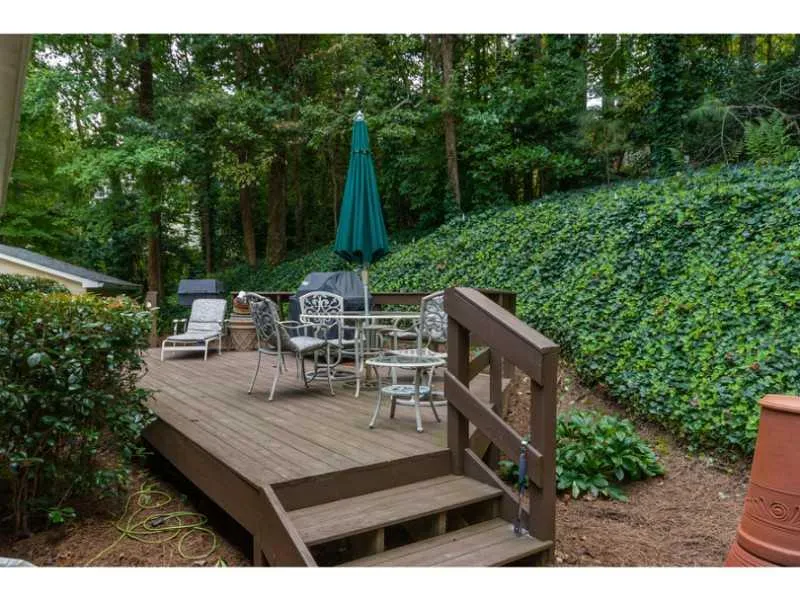 450 Mossyvale Way, Sandy Springs, Georgia 30328, 4 Bedrooms Bedrooms, ,3 BathroomsBathrooms,Residential,Sold,450 Mossyvale Way,6895763