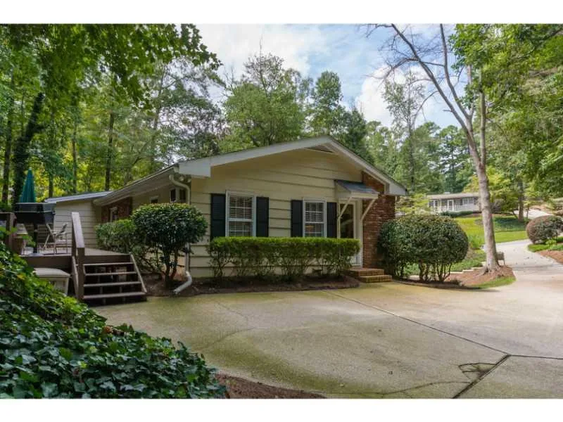 450 Mossyvale Way, Sandy Springs, Georgia 30328, 4 Bedrooms Bedrooms, ,3 BathroomsBathrooms,Residential,Sold,450 Mossyvale Way,6895763