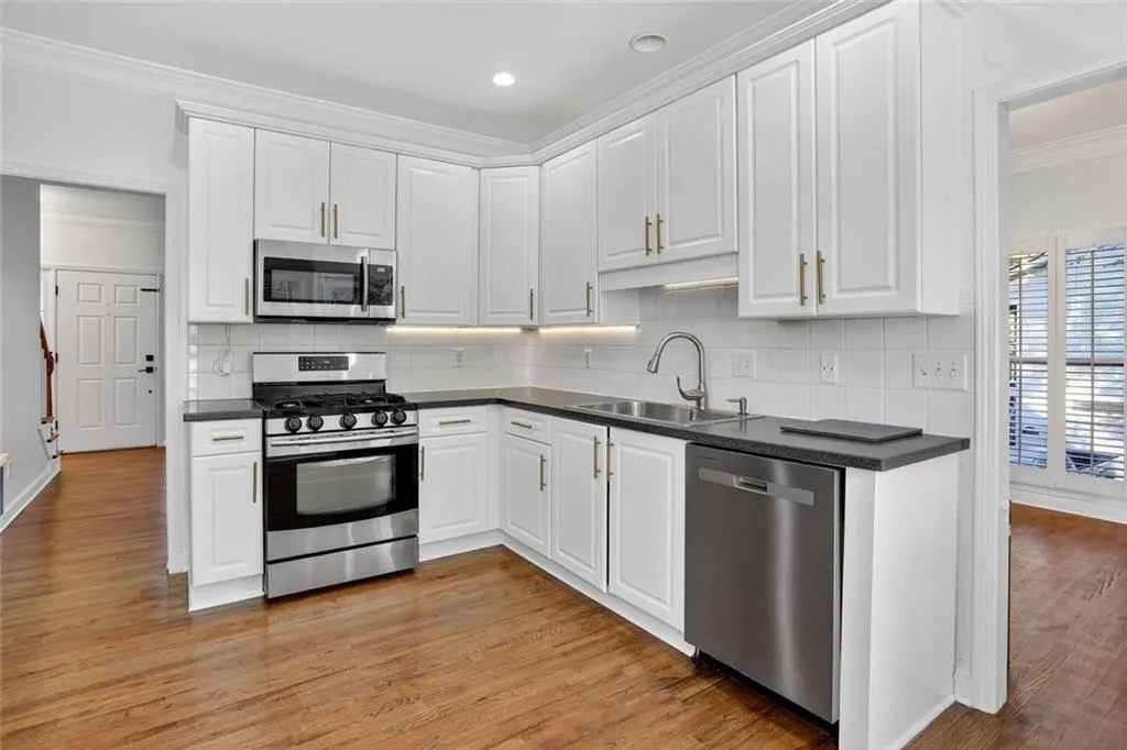 1155 Davis Place Nw, Atlanta, Georgia 30318, 4 Bedrooms Bedrooms, ,3 BathroomsBathrooms,Residential,For Sale,1155 Davis Place Nw,7670623