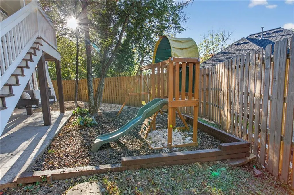 1155 Davis Place Nw, Atlanta, Georgia 30318, 4 Bedrooms Bedrooms, ,3 BathroomsBathrooms,Residential,For Sale,1155 Davis Place Nw,7670623