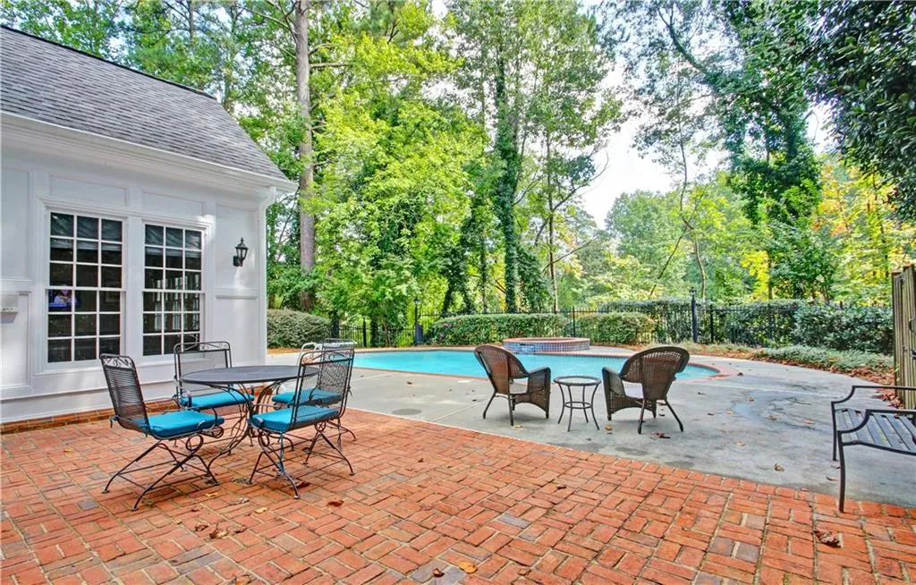 155 Helmsley Drive, Atlanta, Georgia 30327, 6 Bedrooms Bedrooms, ,7 BathroomsBathrooms,Residential,Sold,155 Helmsley Drive,6806612