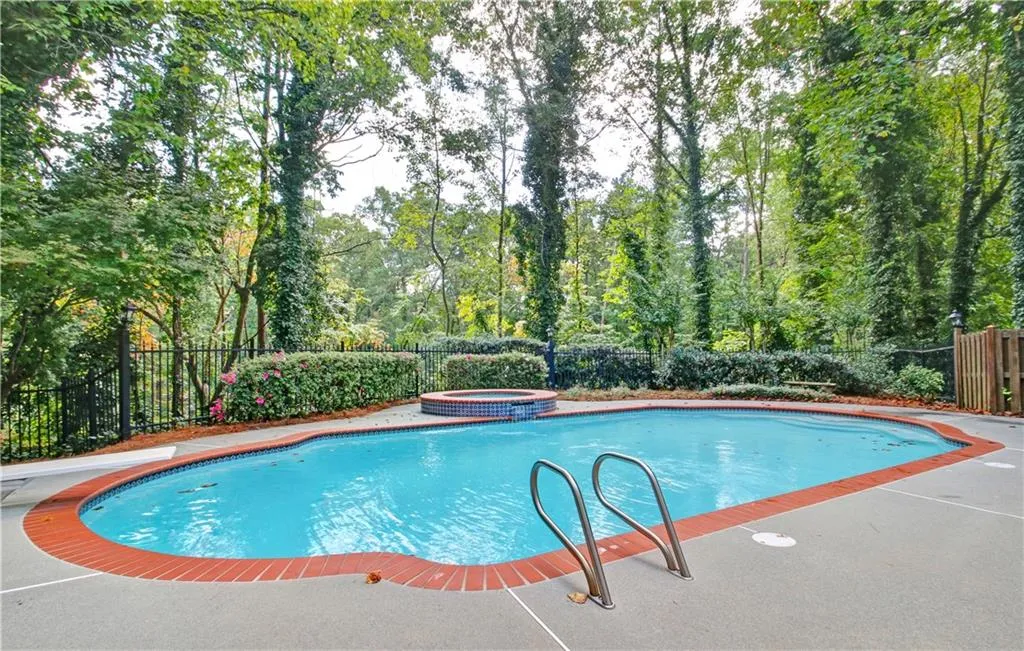 155 Helmsley Drive, Atlanta, Georgia 30327, 6 Bedrooms Bedrooms, ,7 BathroomsBathrooms,Residential,Sold,155 Helmsley Drive,6806612