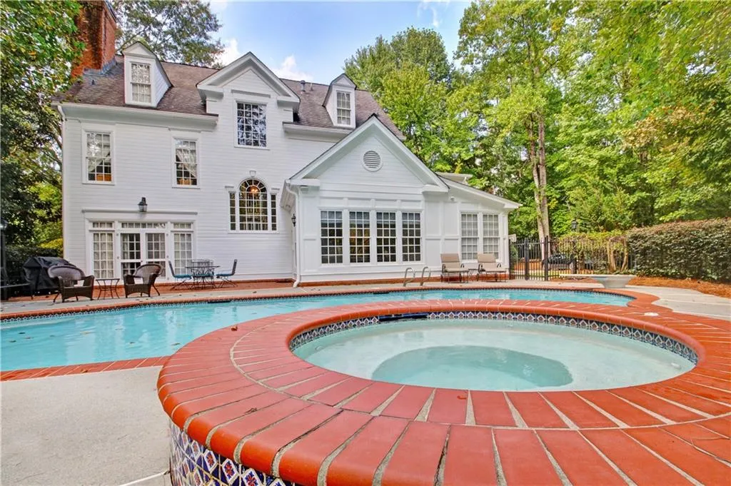 155 Helmsley Drive, Atlanta, Georgia 30327, 6 Bedrooms Bedrooms, ,7 BathroomsBathrooms,Residential,Sold,155 Helmsley Drive,6806612