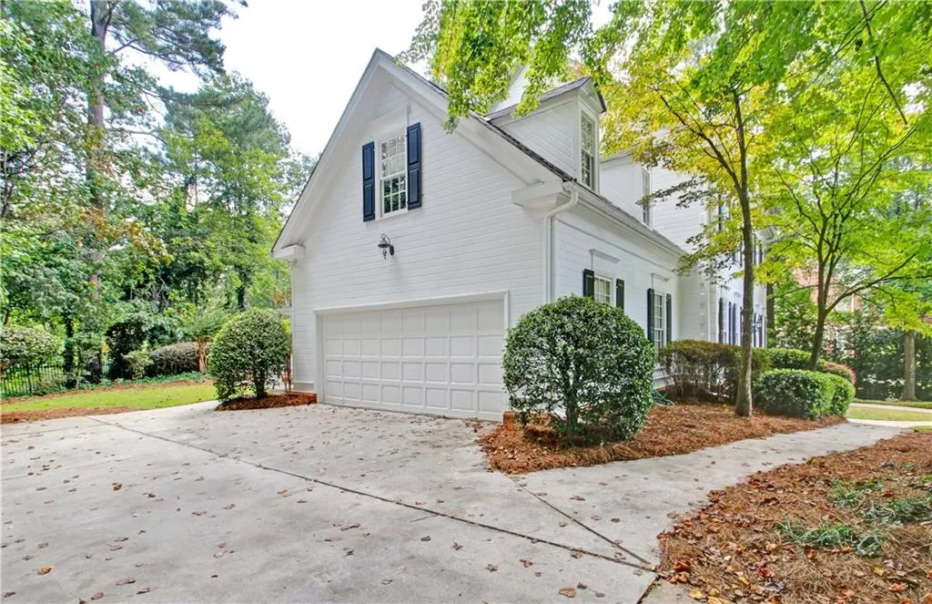 155 Helmsley Drive, Atlanta, Georgia 30327, 6 Bedrooms Bedrooms, ,7 BathroomsBathrooms,Residential,Sold,155 Helmsley Drive,6806612