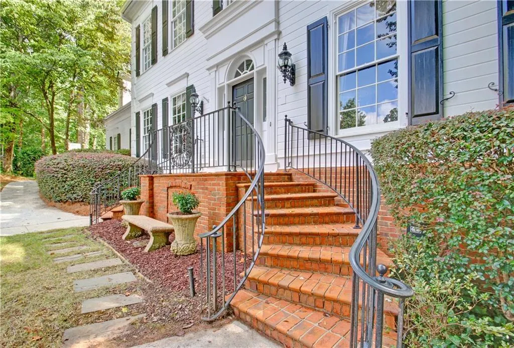 155 Helmsley Drive, Atlanta, Georgia 30327, 6 Bedrooms Bedrooms, ,7 BathroomsBathrooms,Residential,Sold,155 Helmsley Drive,6806612