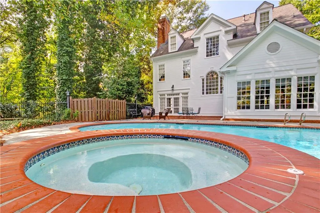 155 Helmsley Drive, Atlanta, Georgia 30327, 6 Bedrooms Bedrooms, ,7 BathroomsBathrooms,Residential,Sold,155 Helmsley Drive,6806612