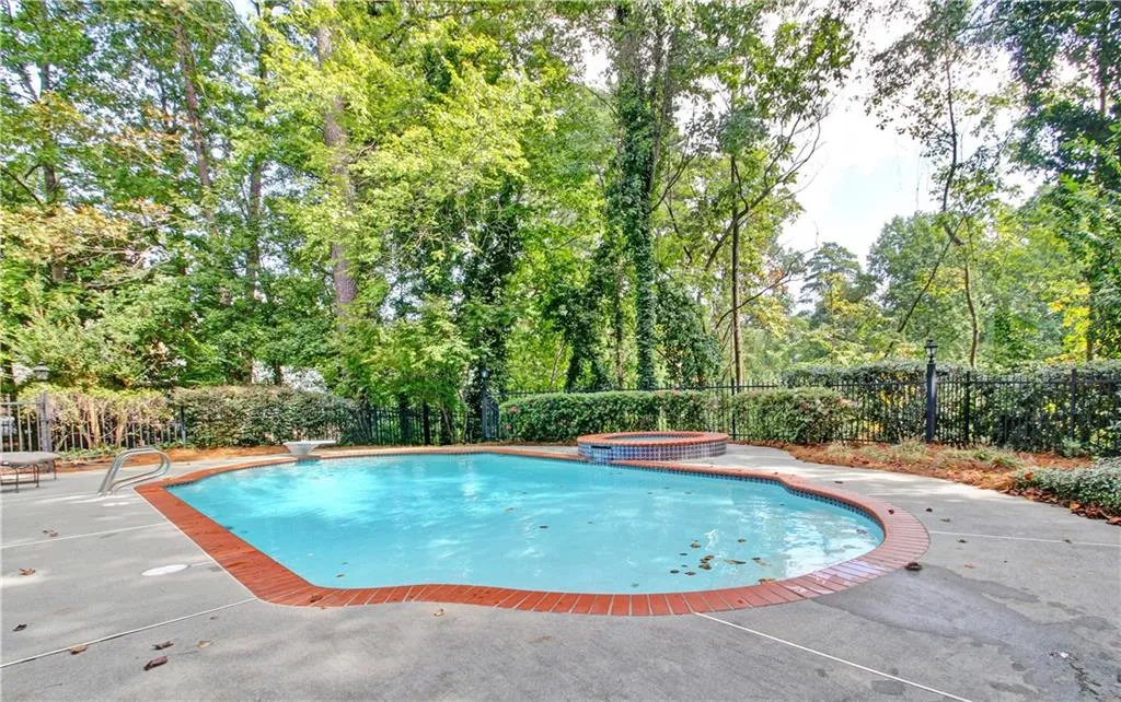 155 Helmsley Drive, Atlanta, Georgia 30327, 6 Bedrooms Bedrooms, ,7 BathroomsBathrooms,Residential,Sold,155 Helmsley Drive,6806612