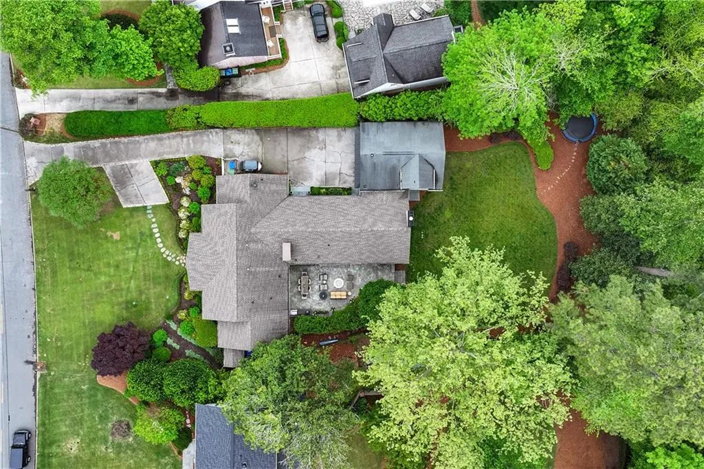 337 Broadland Road, Atlanta, Georgia 30342, 4 Bedrooms Bedrooms, ,3 BathroomsBathrooms,Residential,For Sale,337 Broadland Road,7612882