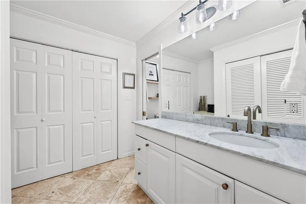 337 Broadland Road, Atlanta, Georgia 30342, 4 Bedrooms Bedrooms, ,3 BathroomsBathrooms,Residential,For Sale,337 Broadland Road,7612882