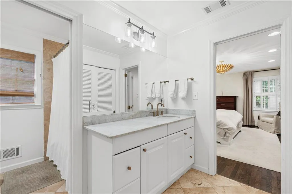 337 Broadland Road, Atlanta, Georgia 30342, 4 Bedrooms Bedrooms, ,3 BathroomsBathrooms,Residential,For Sale,337 Broadland Road,7612882
