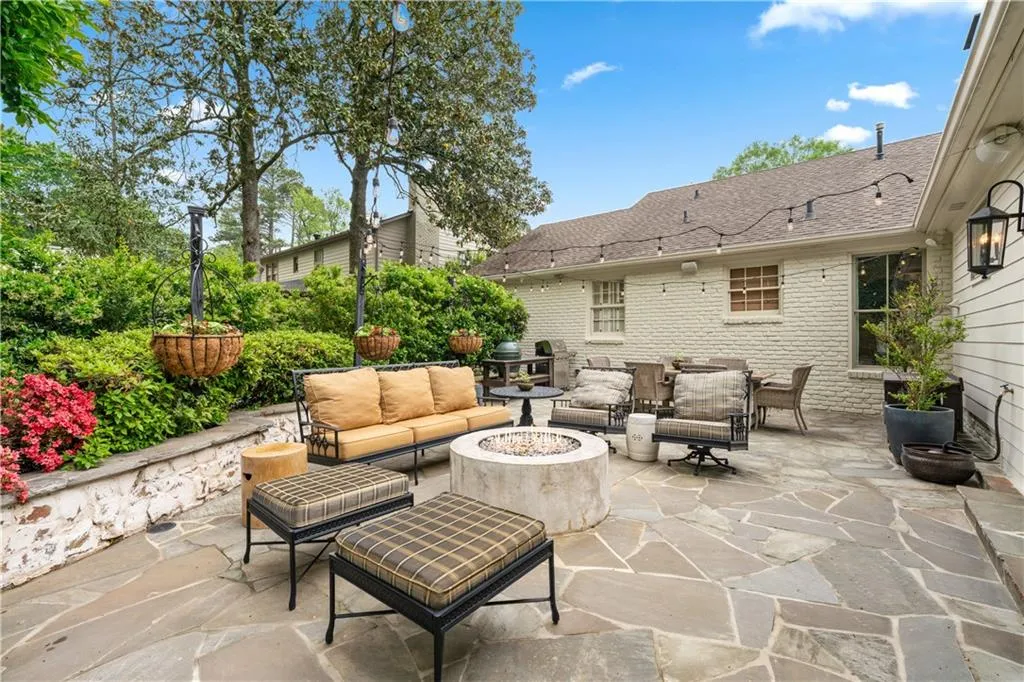 337 Broadland Road, Atlanta, Georgia 30342, 4 Bedrooms Bedrooms, ,3 BathroomsBathrooms,Residential,For Sale,337 Broadland Road,7612882