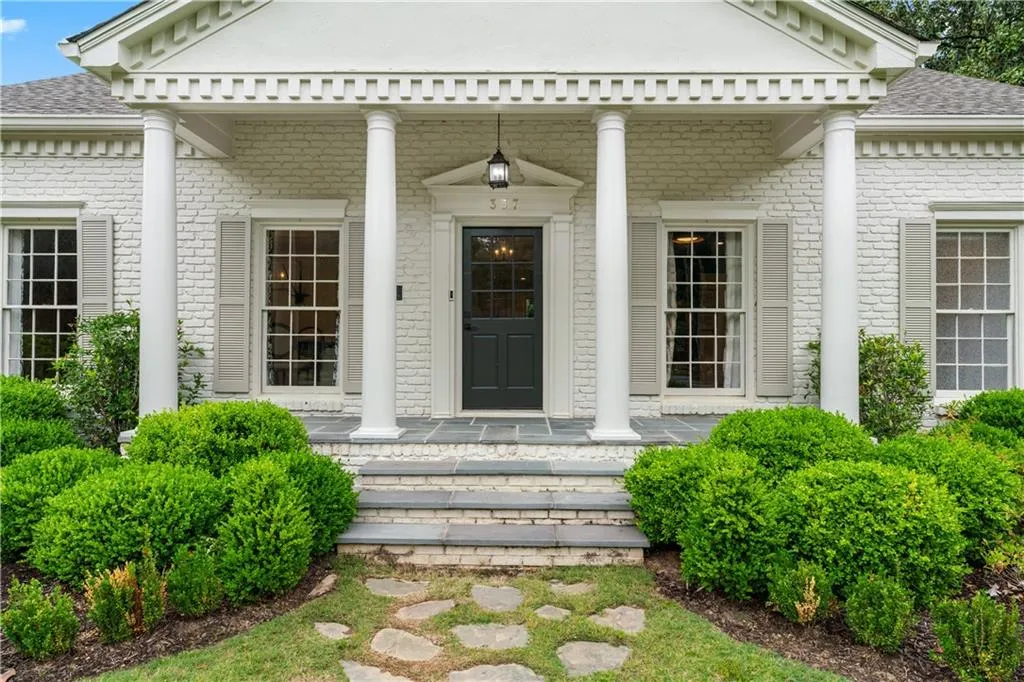 337 Broadland Road, Atlanta, Georgia 30342, 4 Bedrooms Bedrooms, ,3 BathroomsBathrooms,Residential,For Sale,337 Broadland Road,7612882