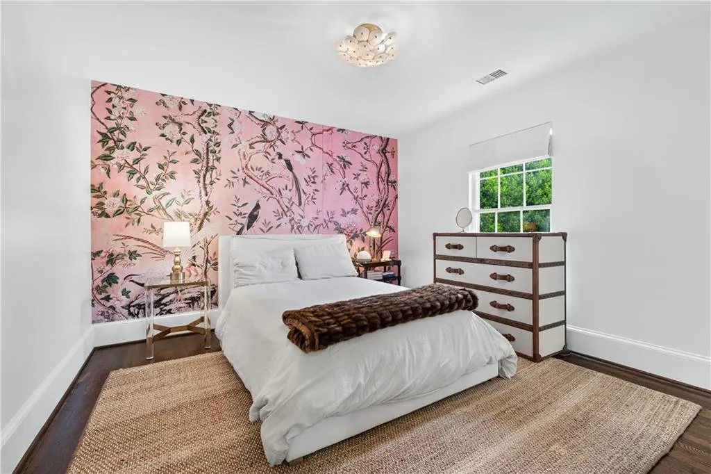 337 Broadland Road, Atlanta, Georgia 30342, 4 Bedrooms Bedrooms, ,3 BathroomsBathrooms,Residential,For Sale,337 Broadland Road,7612882