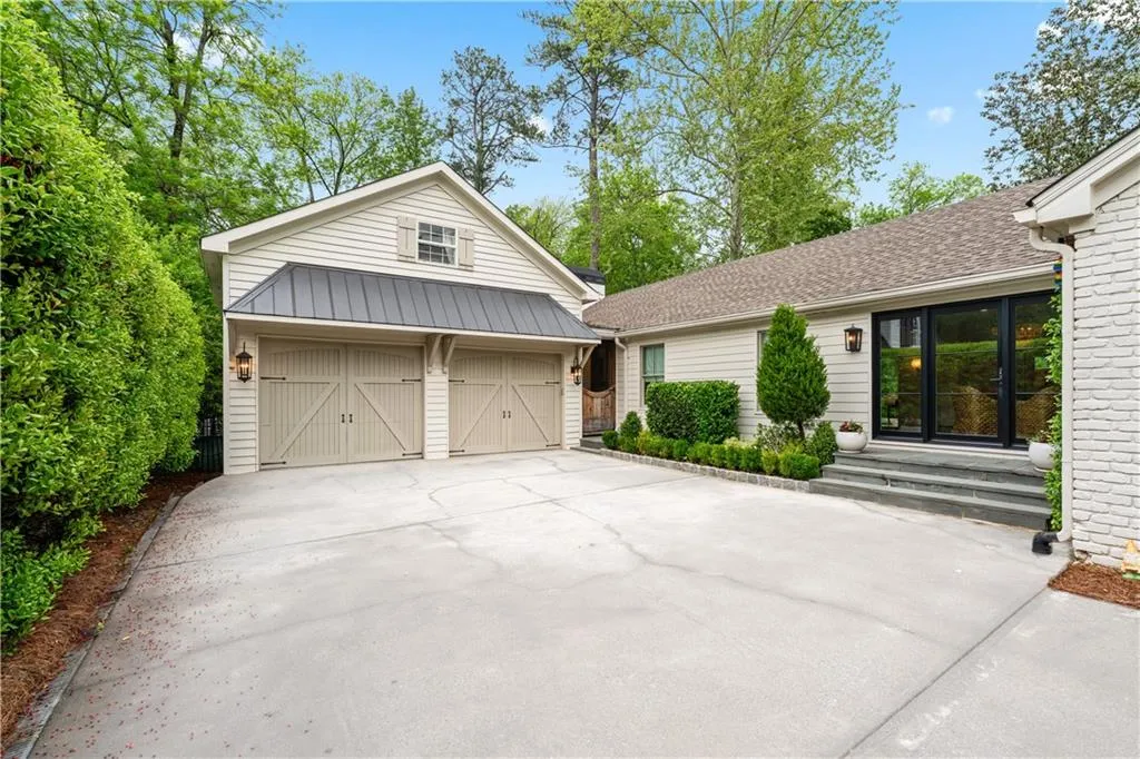 337 Broadland Road, Atlanta, Georgia 30342, 4 Bedrooms Bedrooms, ,3 BathroomsBathrooms,Residential,For Sale,337 Broadland Road,7612882